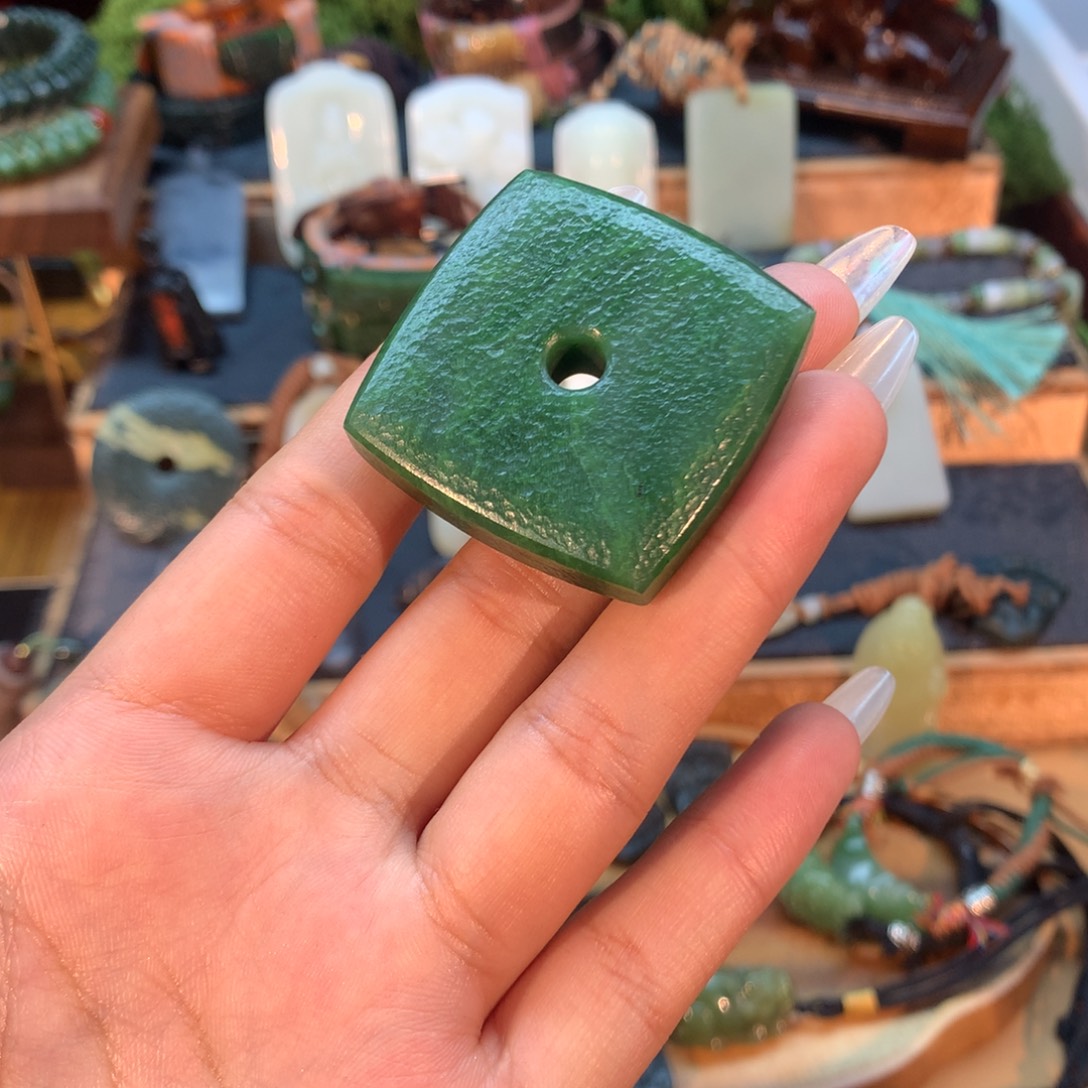 和田玉（糖玉）未镶嵌挂件