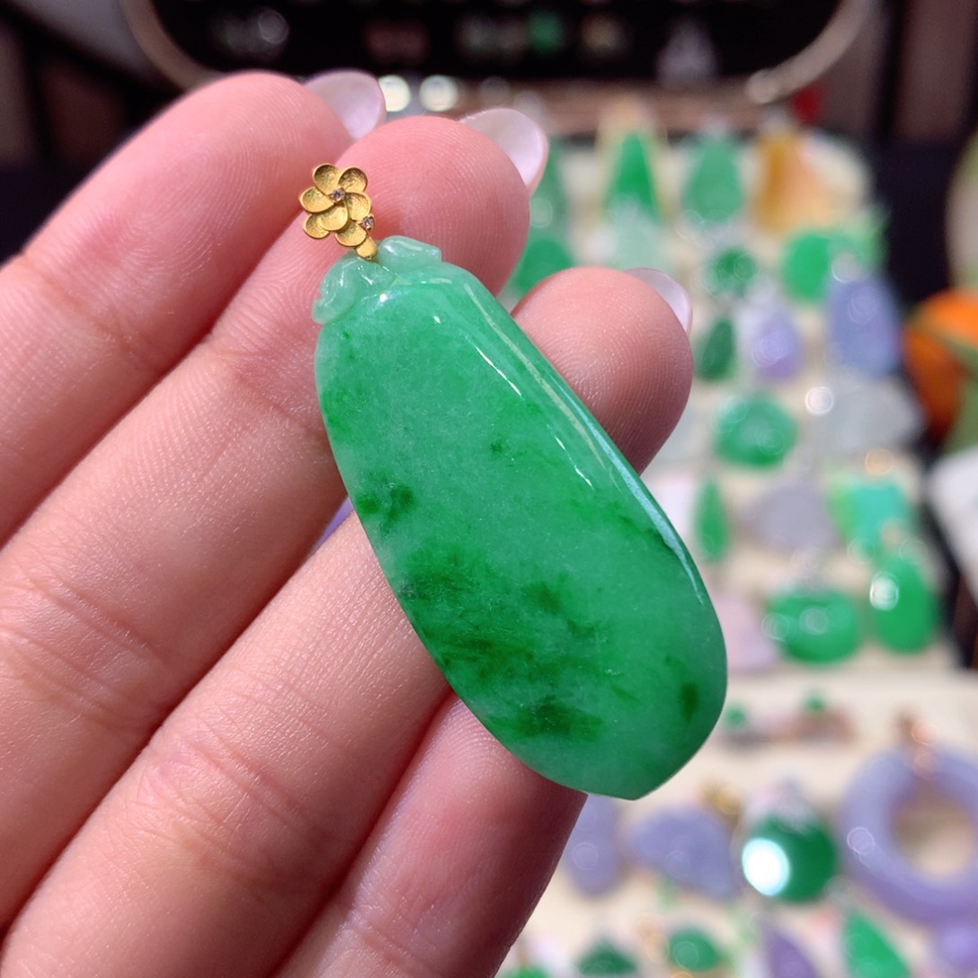 翡翠颈饰18K金镶嵌翡翠