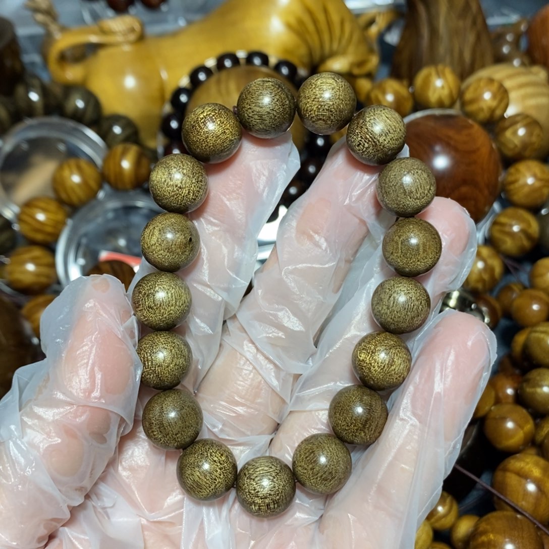 金丝楠木雕工艺品12