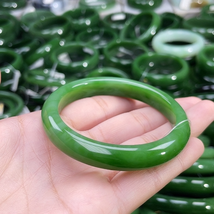 未镶嵌手镯和田玉（碧玉）