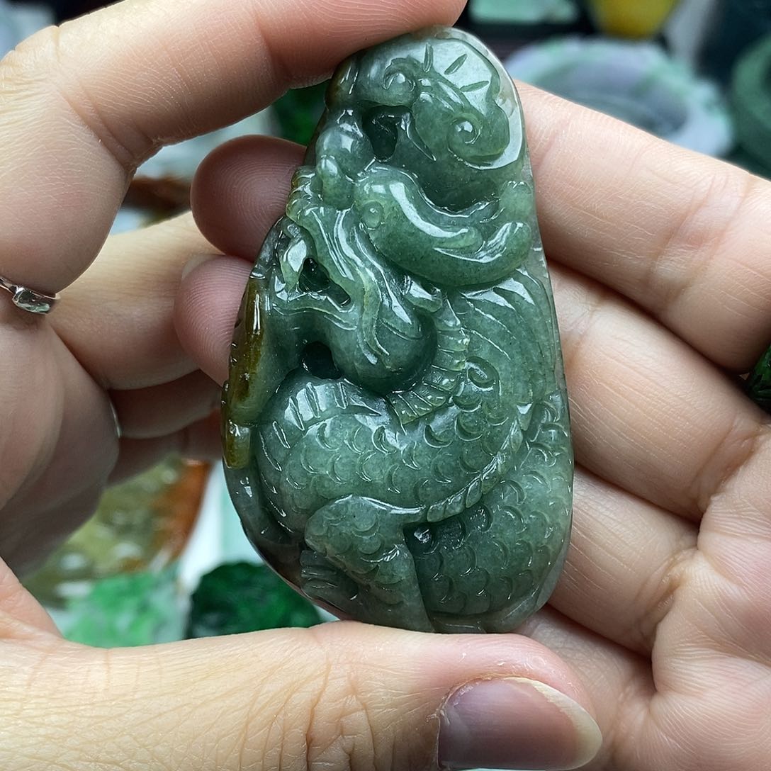 颈饰未镶嵌翡翠牌子