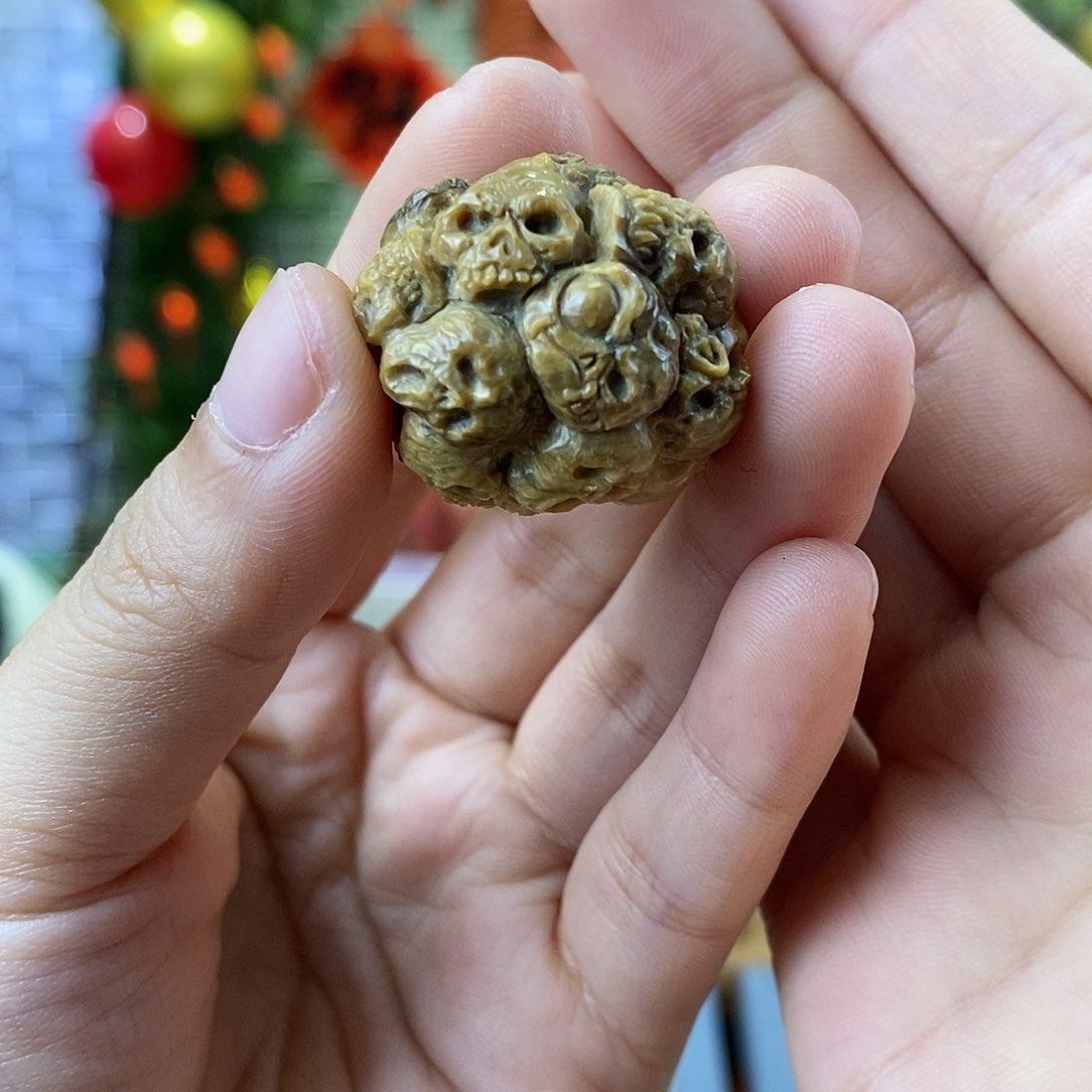 蜜蜡裸石未镶嵌蜜蜡雕刻件