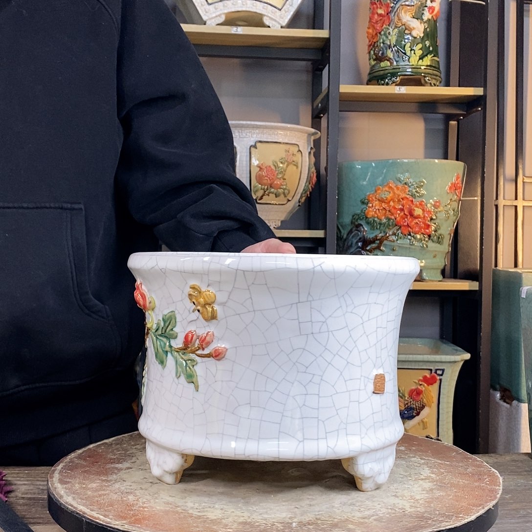 紫砂花盆L****76。      