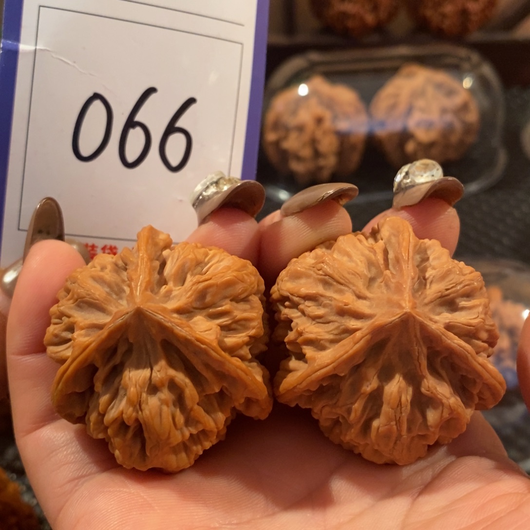 文玩核桃吊坠066帝王正奔全品42尺