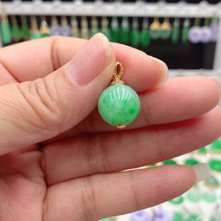 颜***2翡翠18K金镶嵌吊坠(赠链)