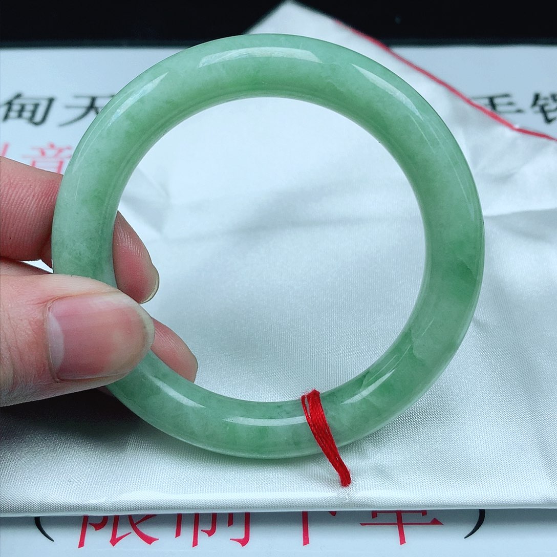 翡翠手镯未镶嵌圈53