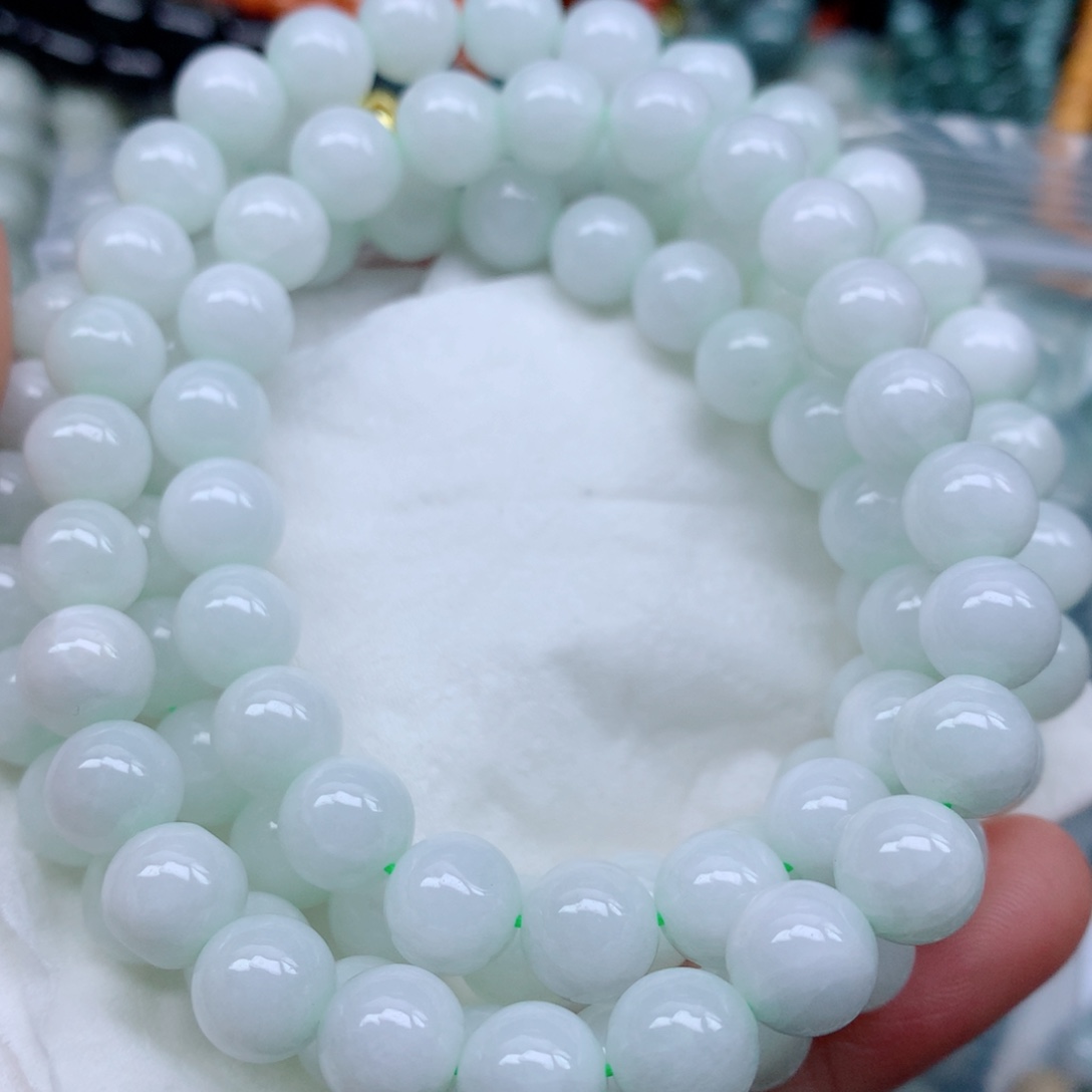 翡翠颈饰未镶嵌手串