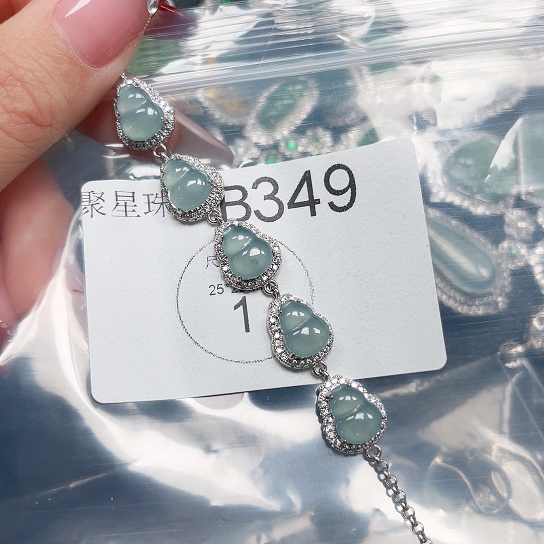 翡翠颈饰未镶嵌翡翠349