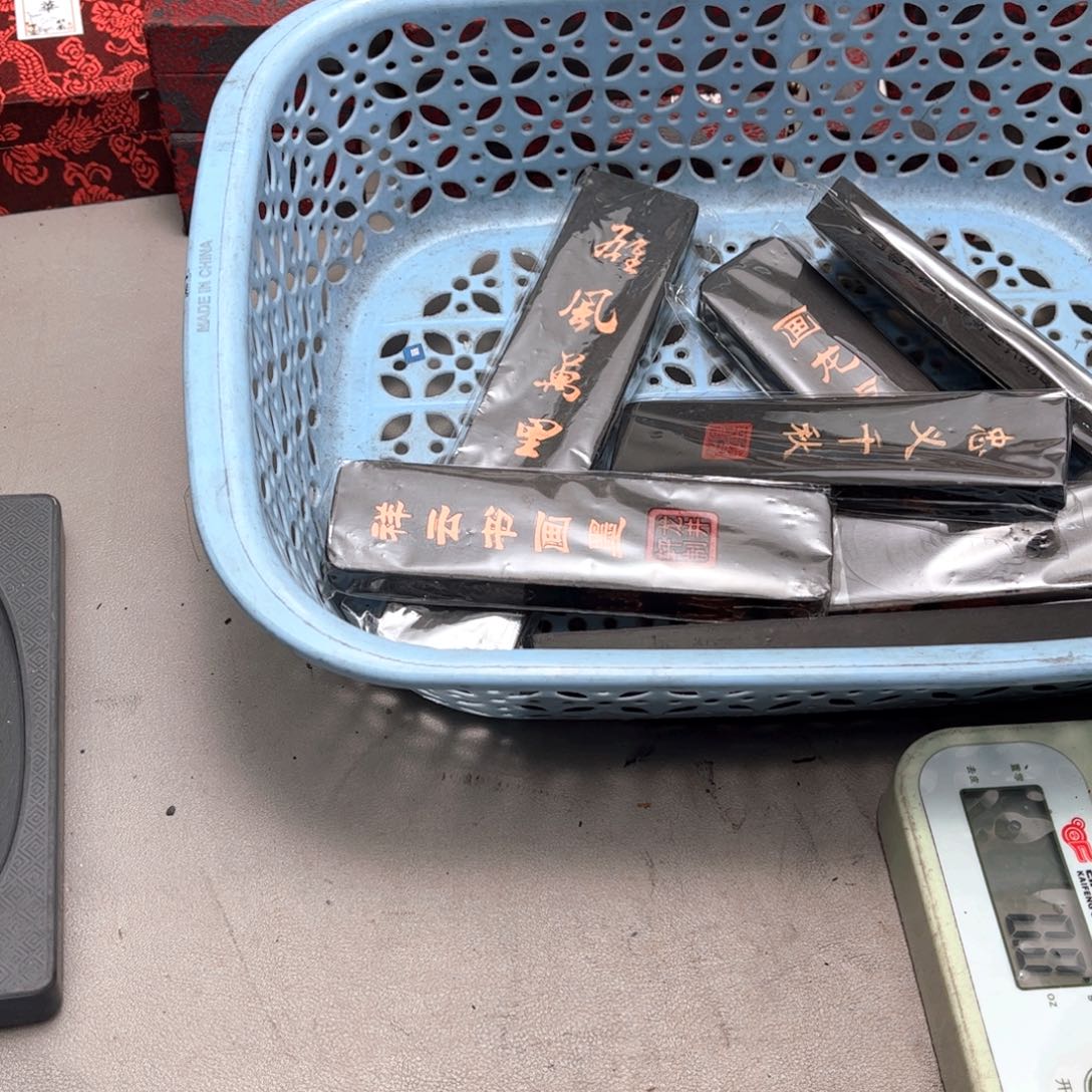 鸿***8存着哈哈哈哈哈哈哈