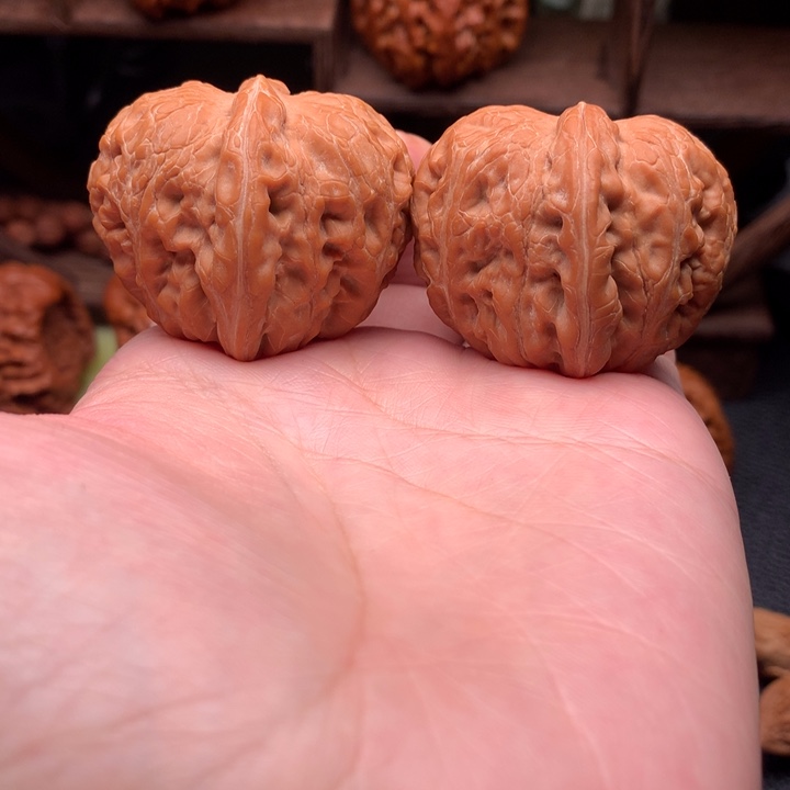 文玩核桃吊坠元宝40