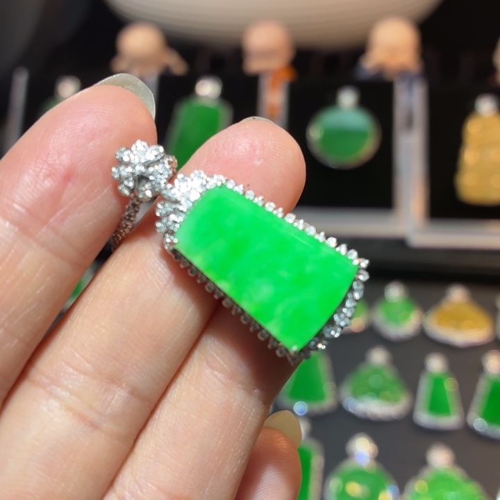 翡翠18K金镶嵌吊坠(不含链)翡翠