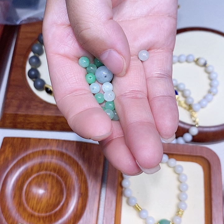 翡翠散珠白冰手串卡5