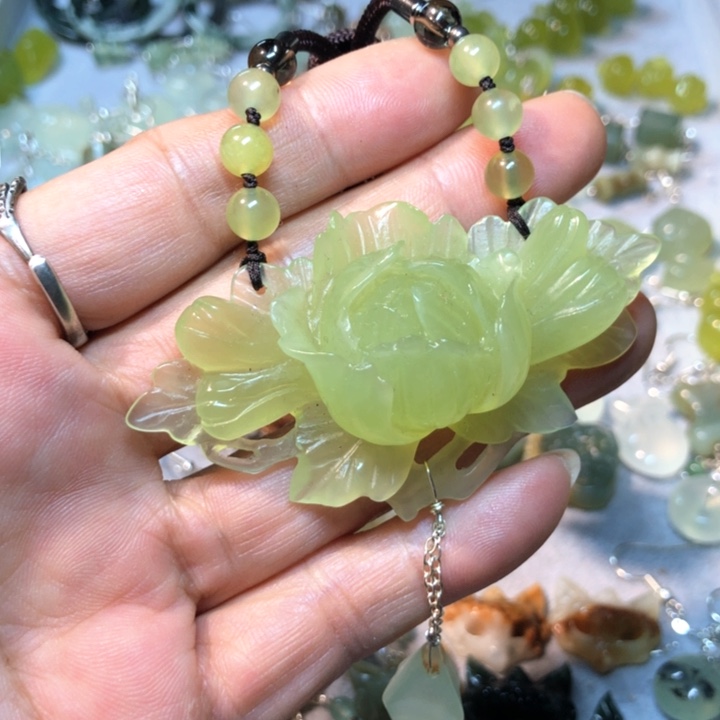 【闪购商品】蛇纹石玉挂件未镶嵌