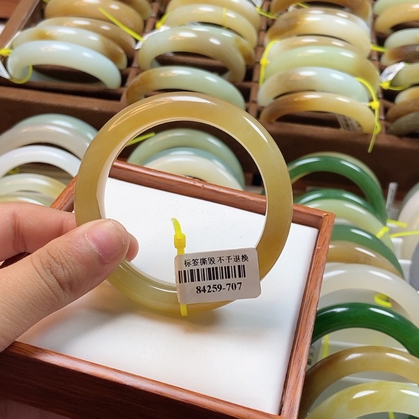 【闪购商品】和田玉手镯未镶嵌