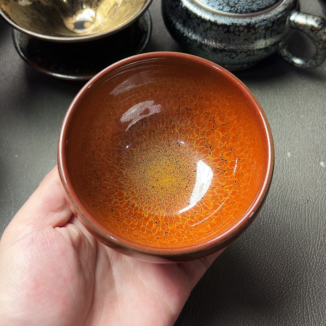茶盏我在开会你忙什么啊