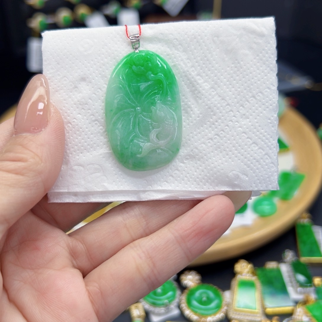 翡翠颈饰18K金镶嵌天然缅料A货