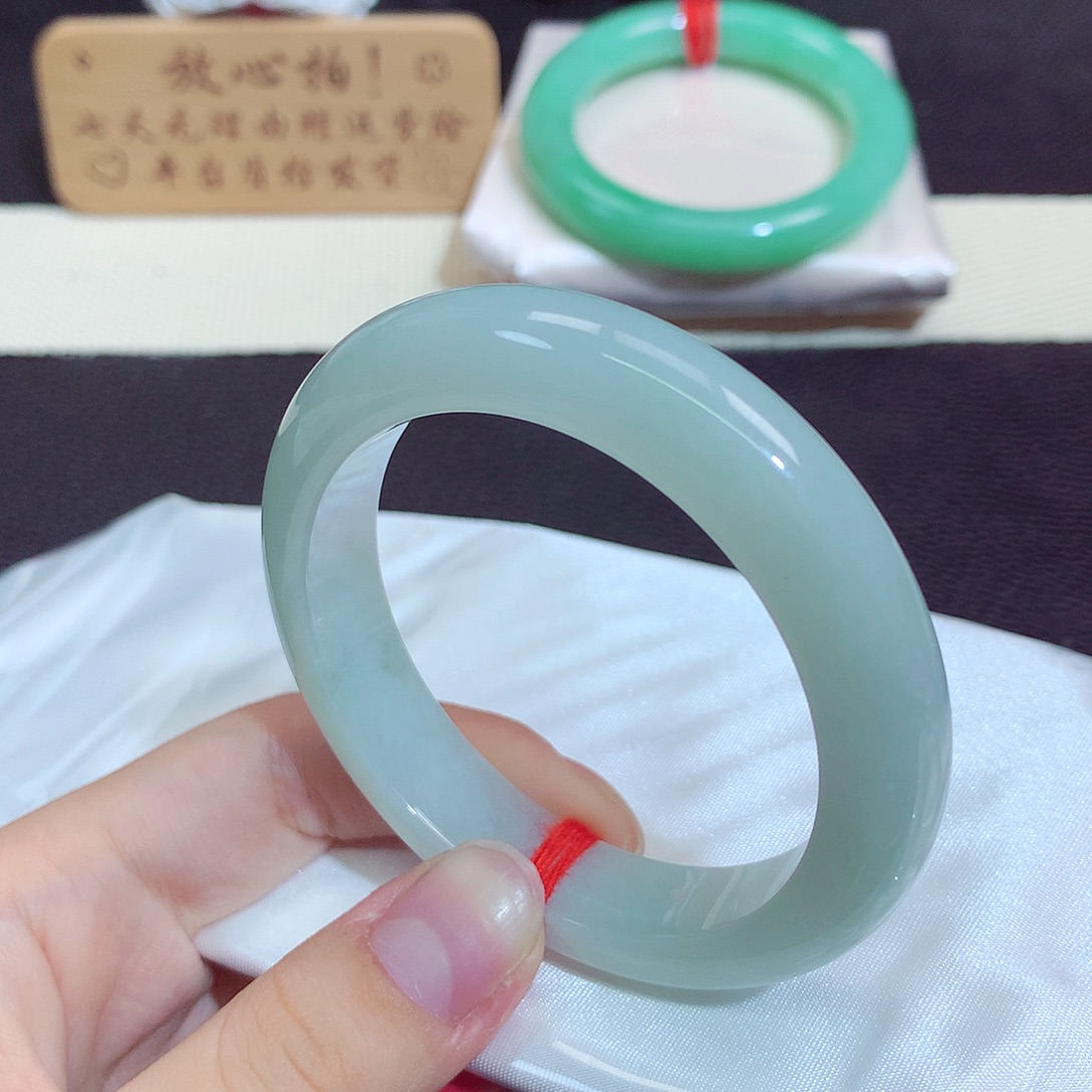 翡翠未镶嵌手镯12530