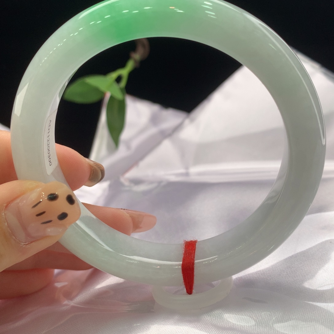 翡翠手镯未镶嵌圈口58 59