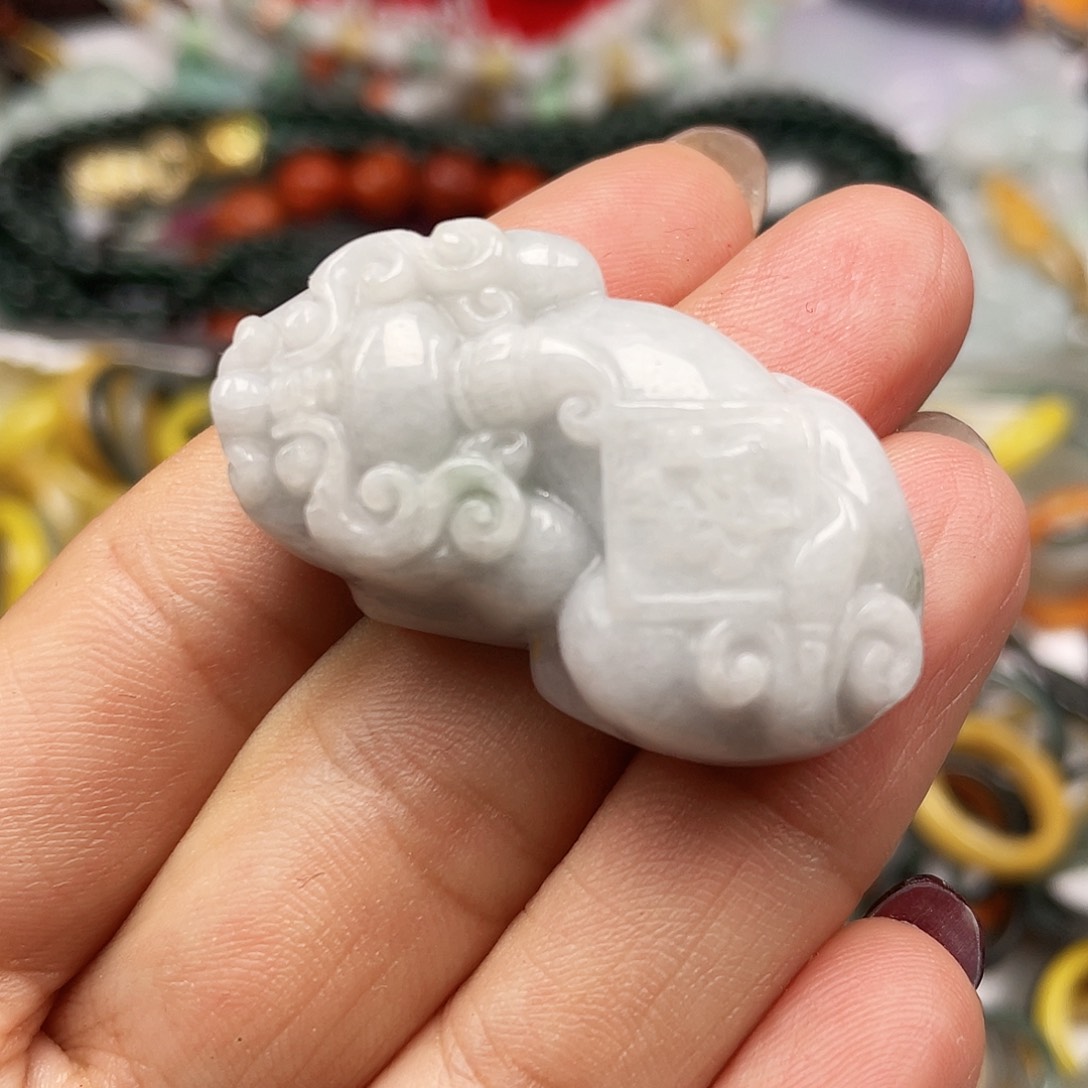 翡翠颈饰未镶嵌翡翠