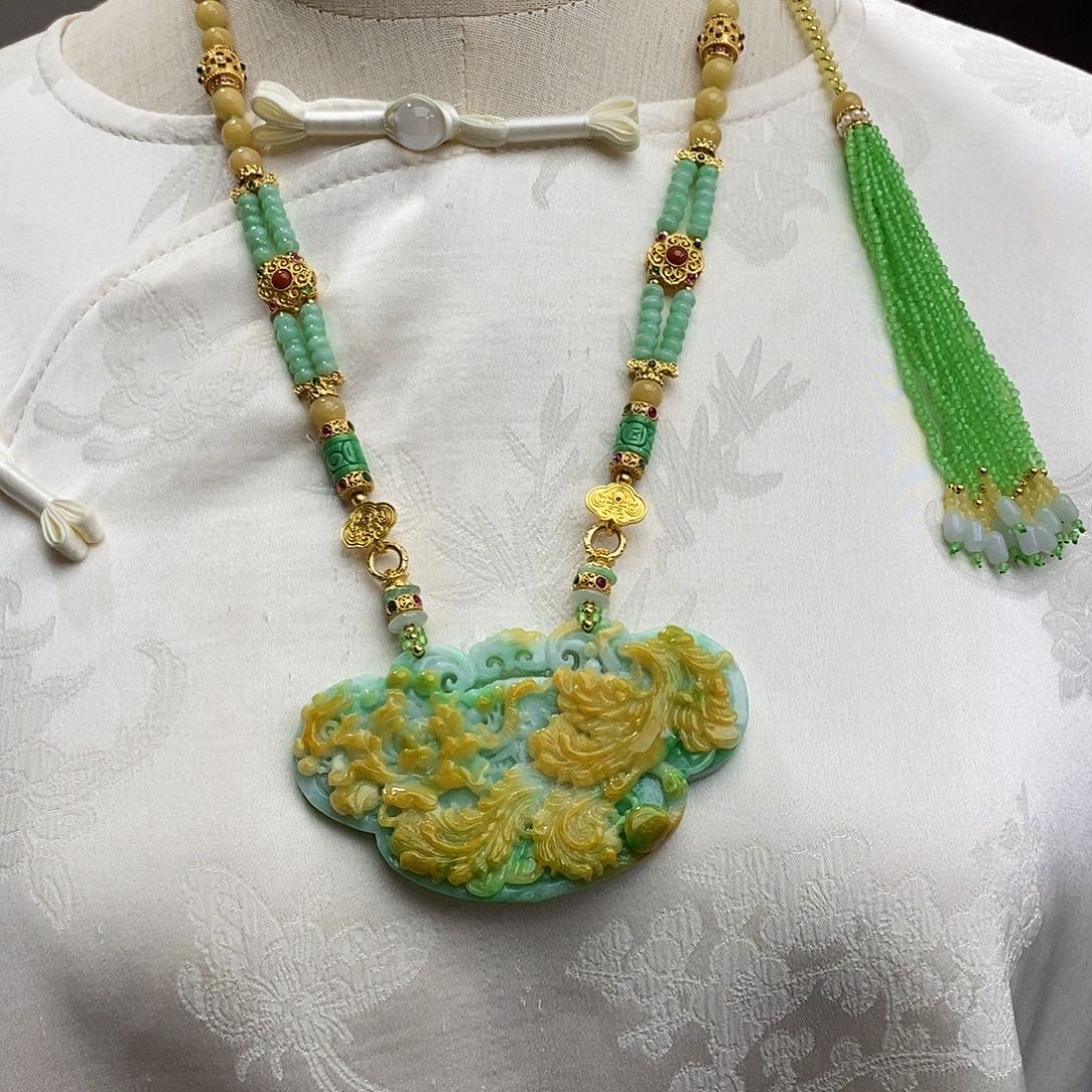 翡翠颈饰未镶嵌天然