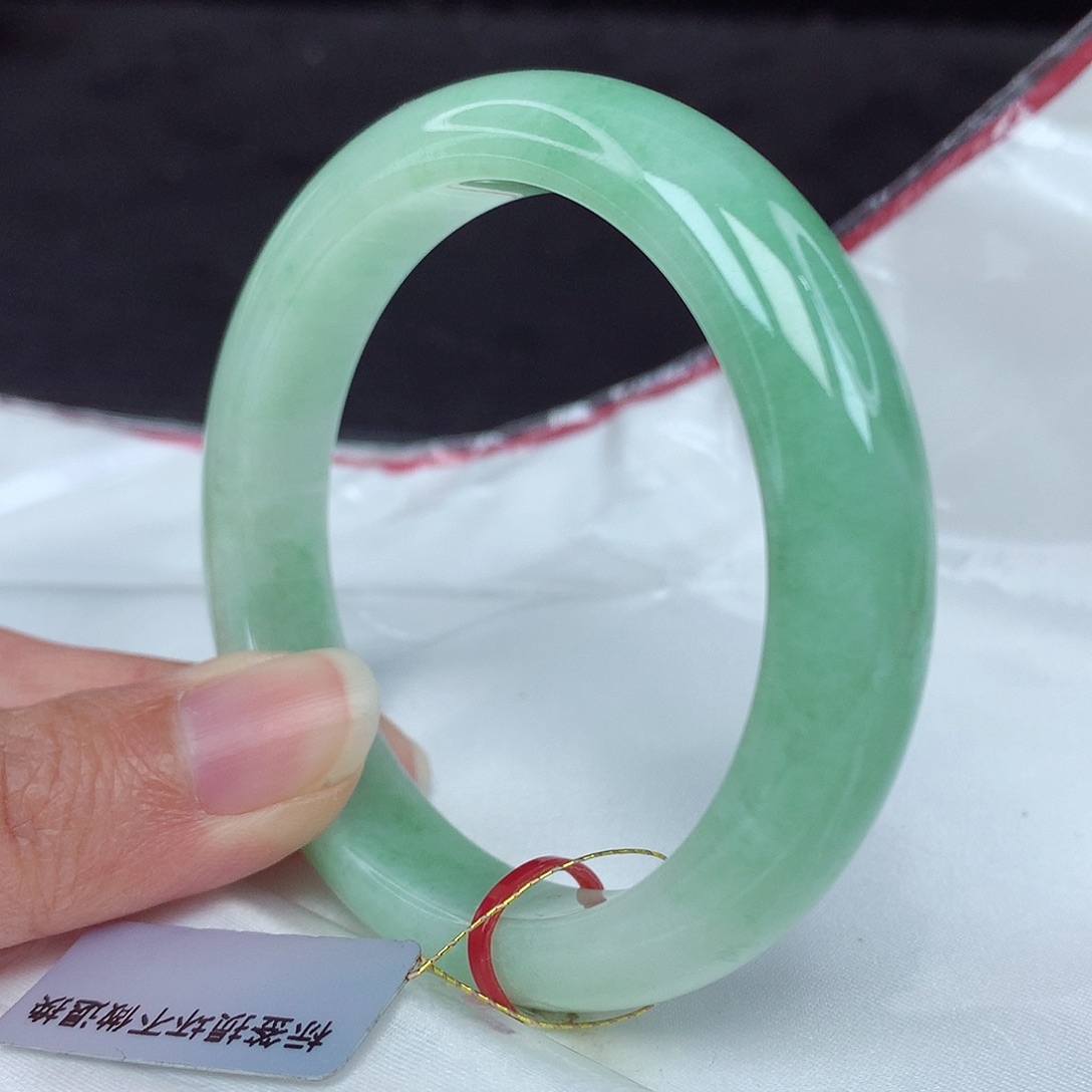 翡翠手镯未镶嵌54圈2759