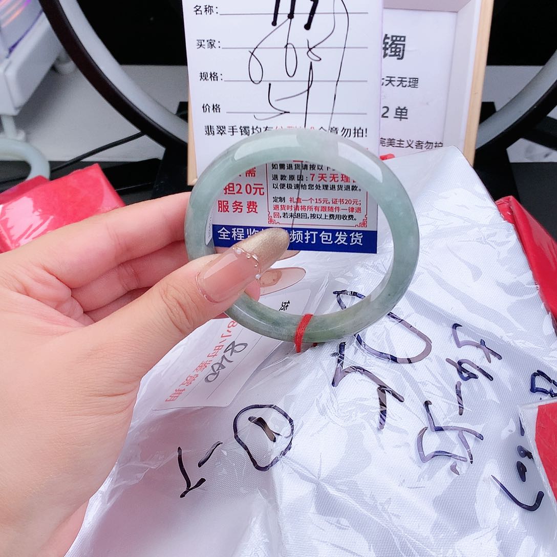 翡翠手镯未镶嵌手镯以实物为准微色差T19
