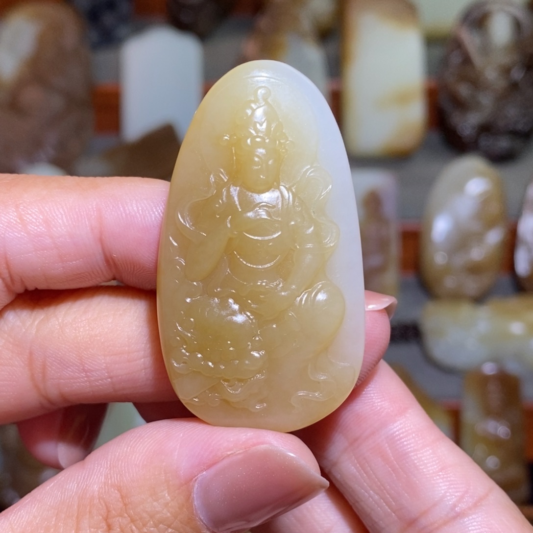 颈饰未镶嵌和田玉（糖玉）