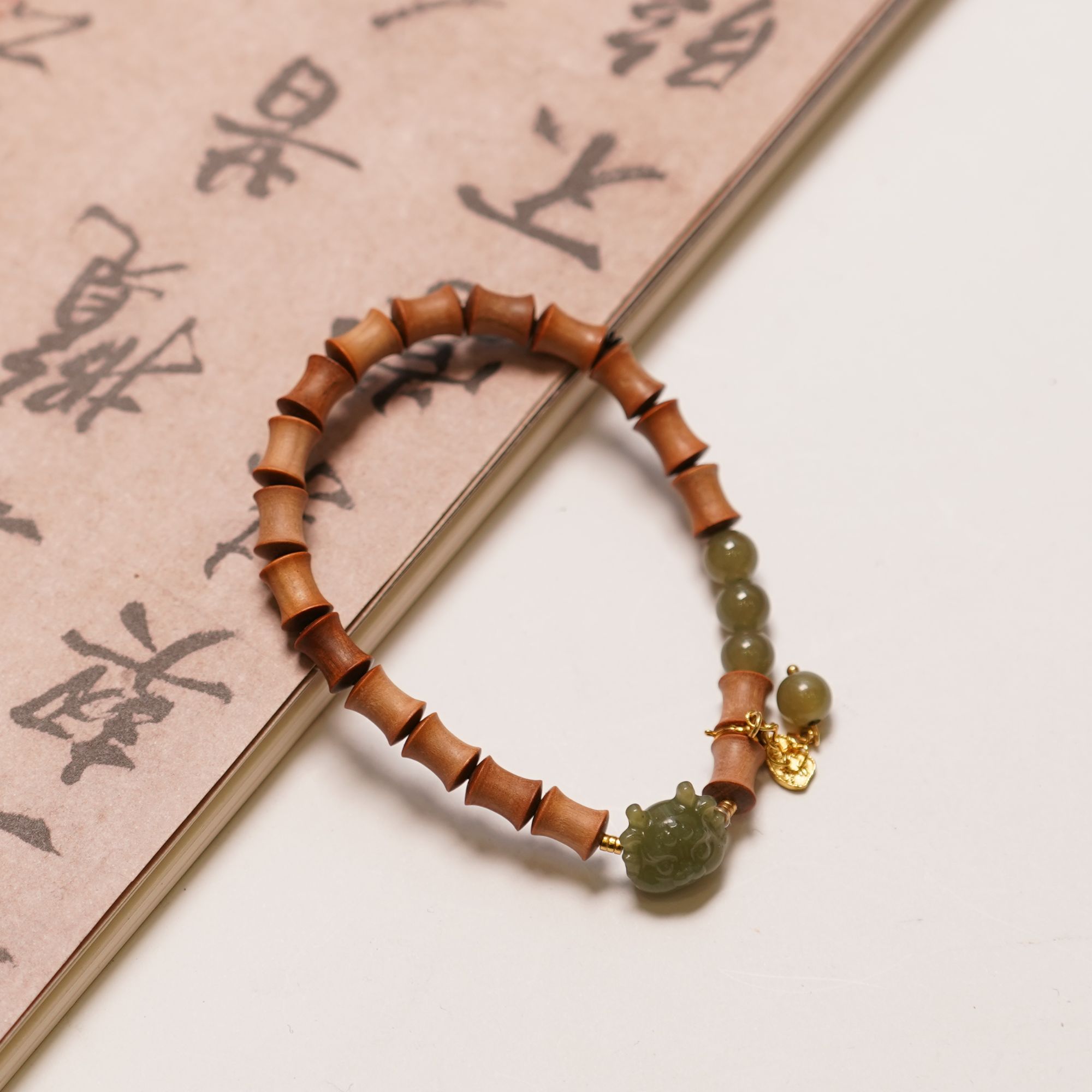 檀香木和田玉手串ZC10A4308