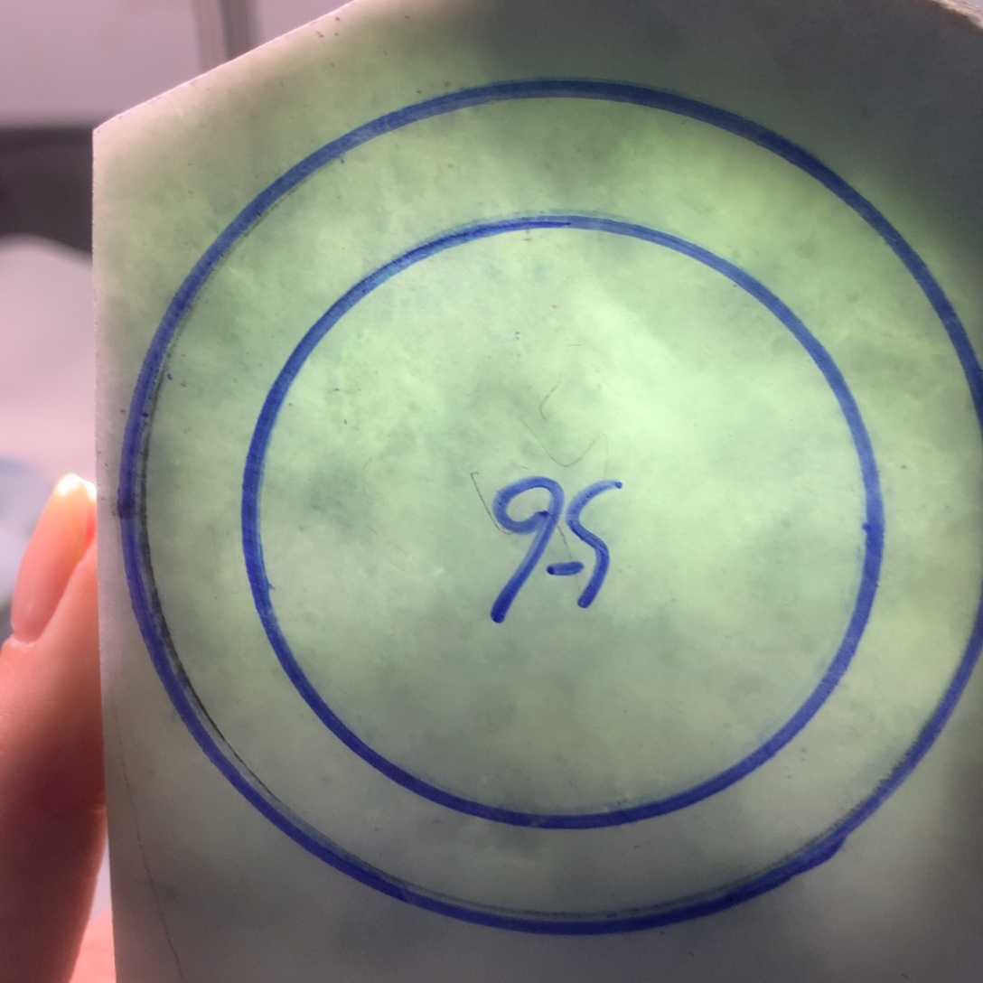 定制翡翠未镶嵌翡翠手镯