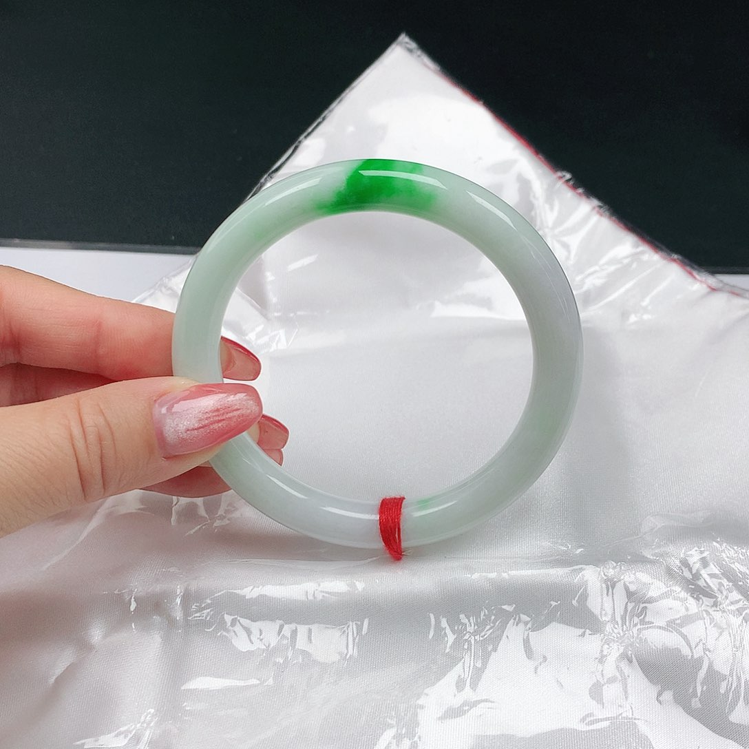 翡翠手镯未镶嵌翡翠099