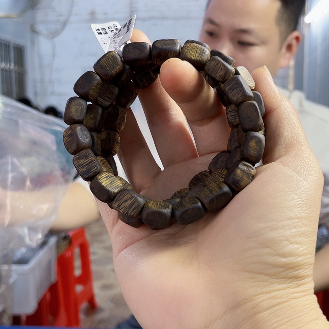 沉香手串棋楠蓝宝石板头单圈10克多样性发一