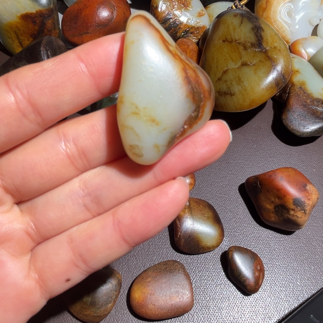 和田玉（糖玉）未镶嵌挂件和田玉20克