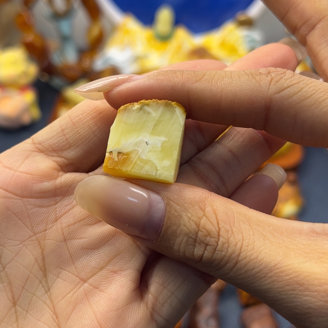 定制琥珀未镶嵌蜜蜡定制
