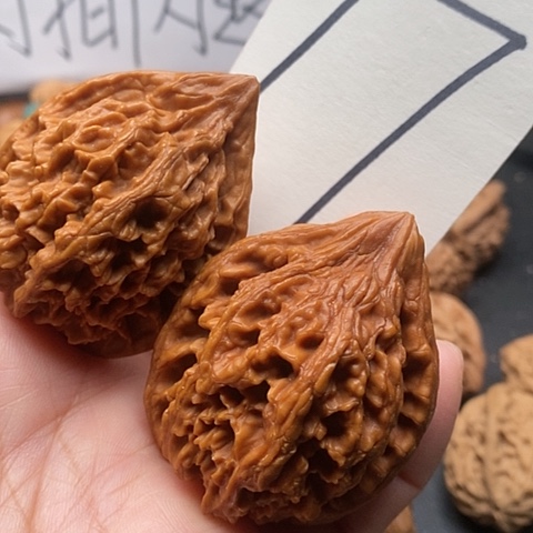桃核吊坠44大姑石瑕疵