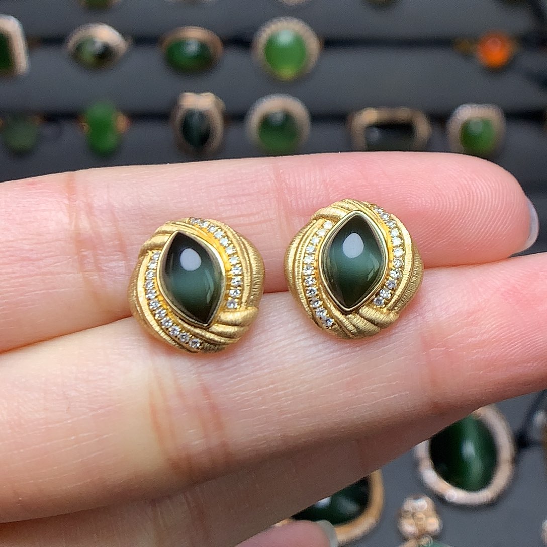 和田玉首饰18K金镶嵌