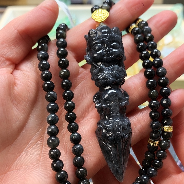 翡翠颈饰未镶嵌吊坠