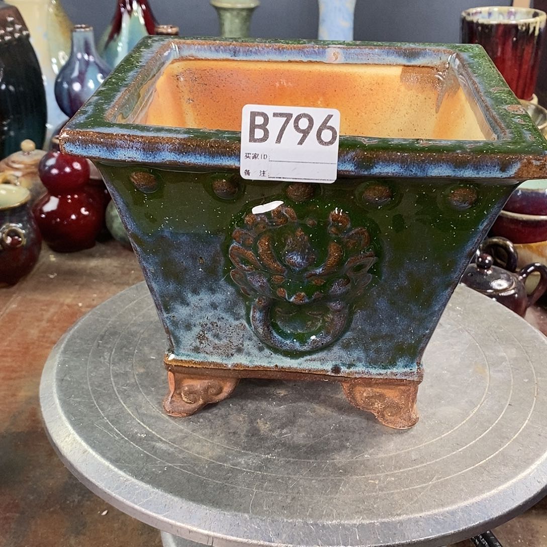 眨***秋彩名窑龙窑柴烧盆紫砂796。    