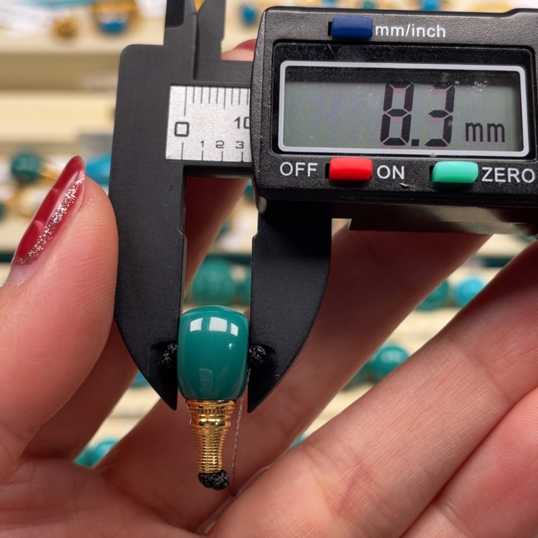 18K金镶嵌绿松石珠宝奇石三通