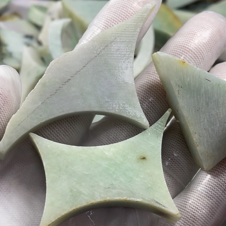 翡翠吊坠(不含链)未镶嵌天然翡翠边角料