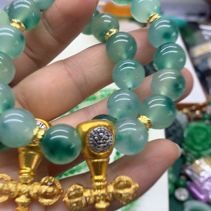 颈饰未镶嵌翡翠吊坠