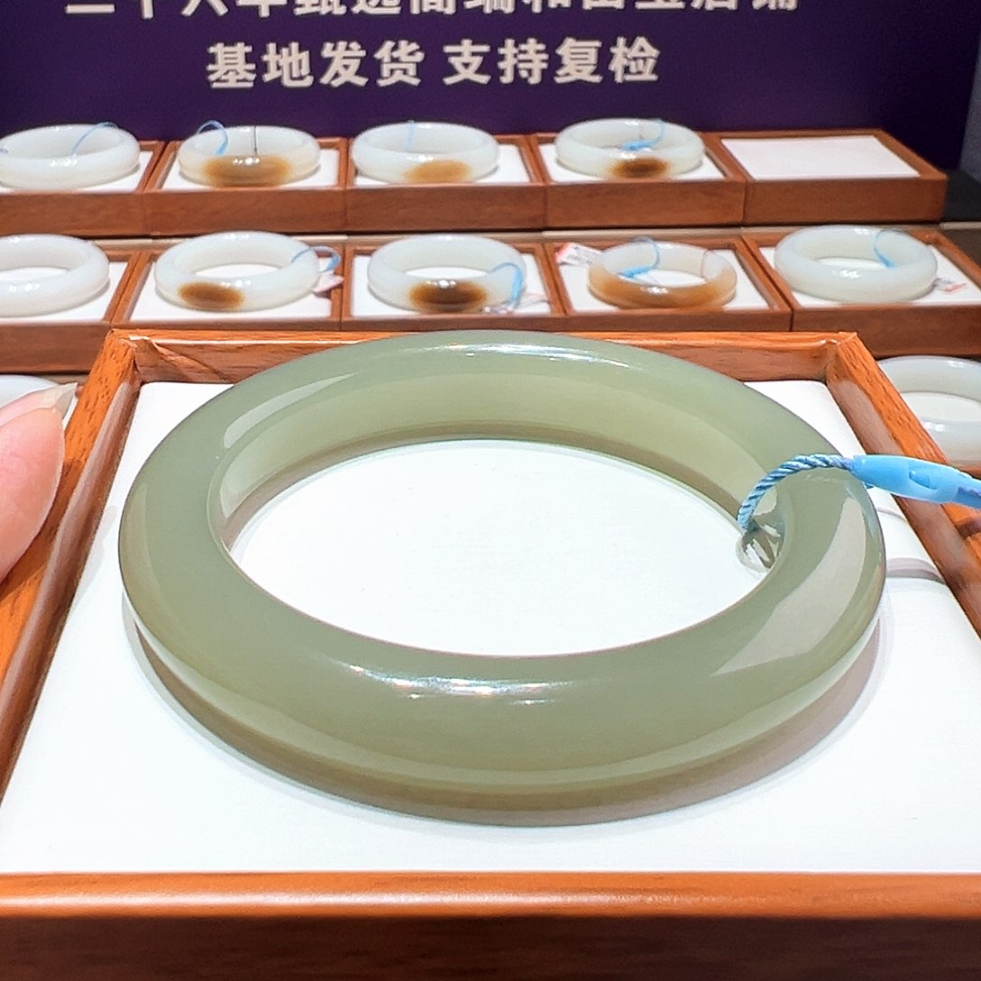 和田玉手镯55/56未镶嵌