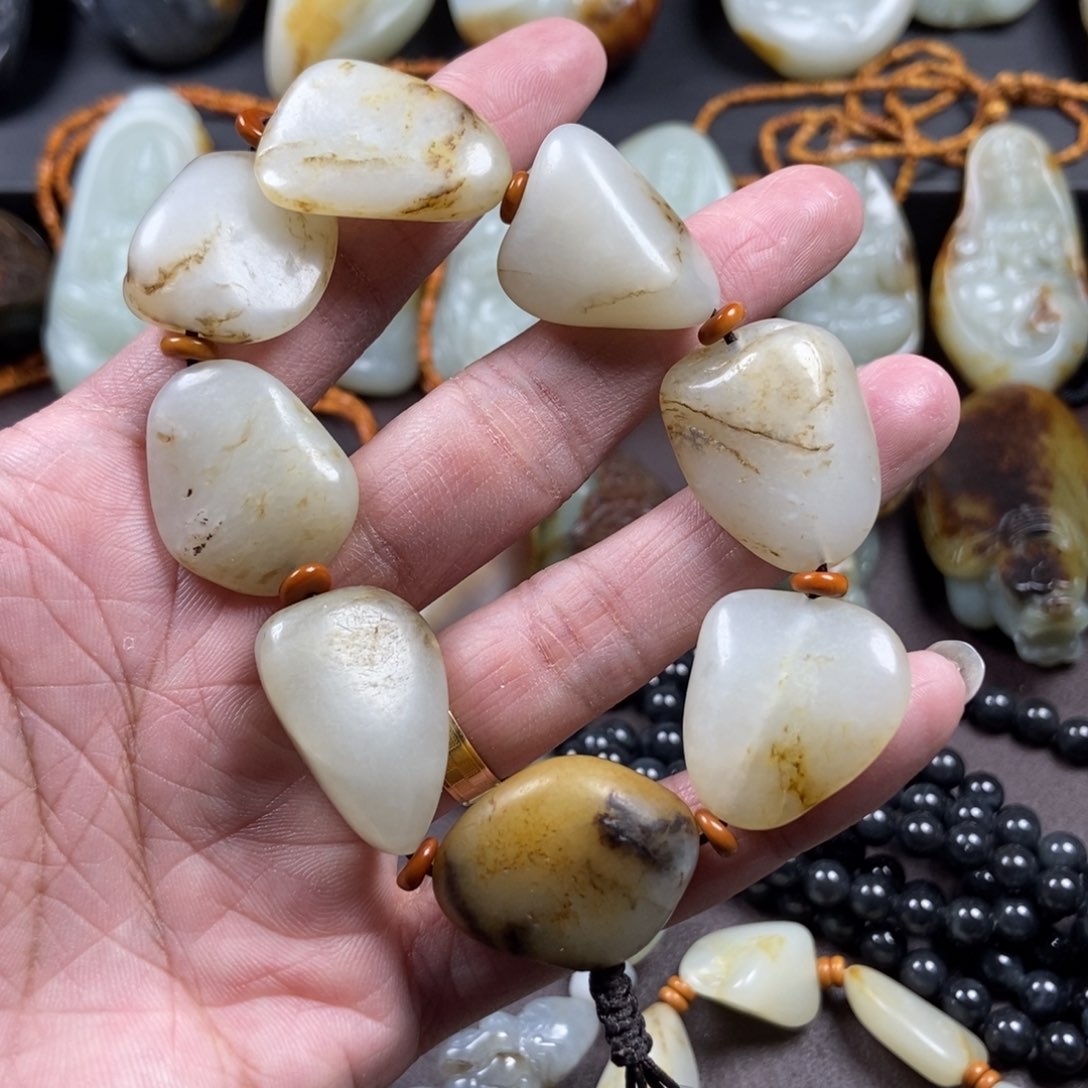 和田玉把件未镶嵌真**语