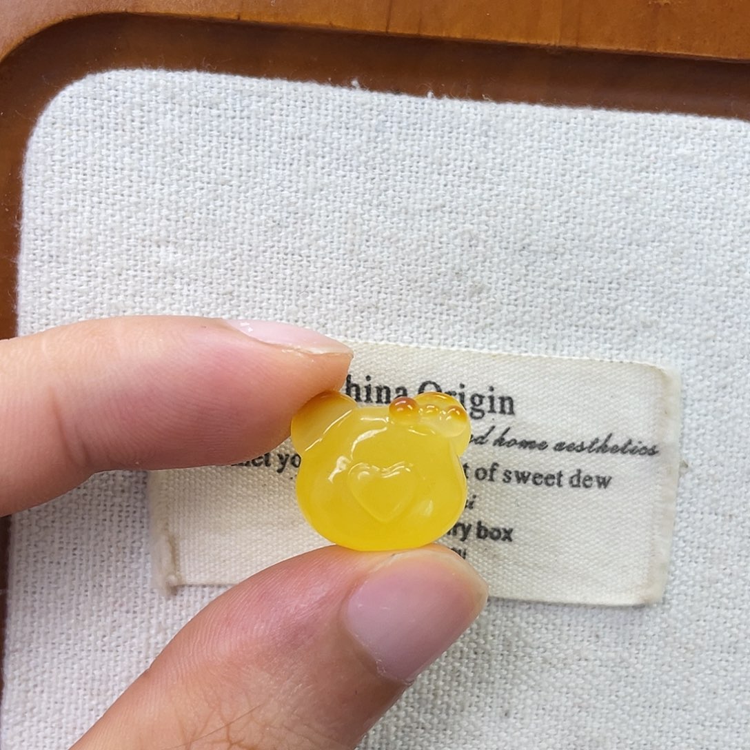 未镶嵌琥珀珠宝奇石熊头
