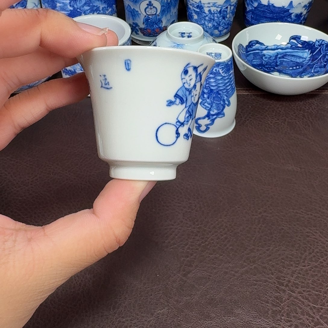 现代景德镇陶瓷杯