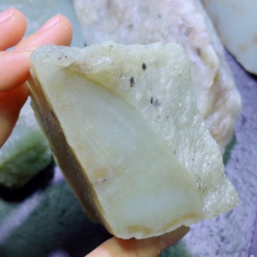 和田玉未镶嵌珠宝半成品