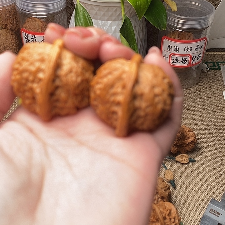 吊坠文玩核桃血麒麟