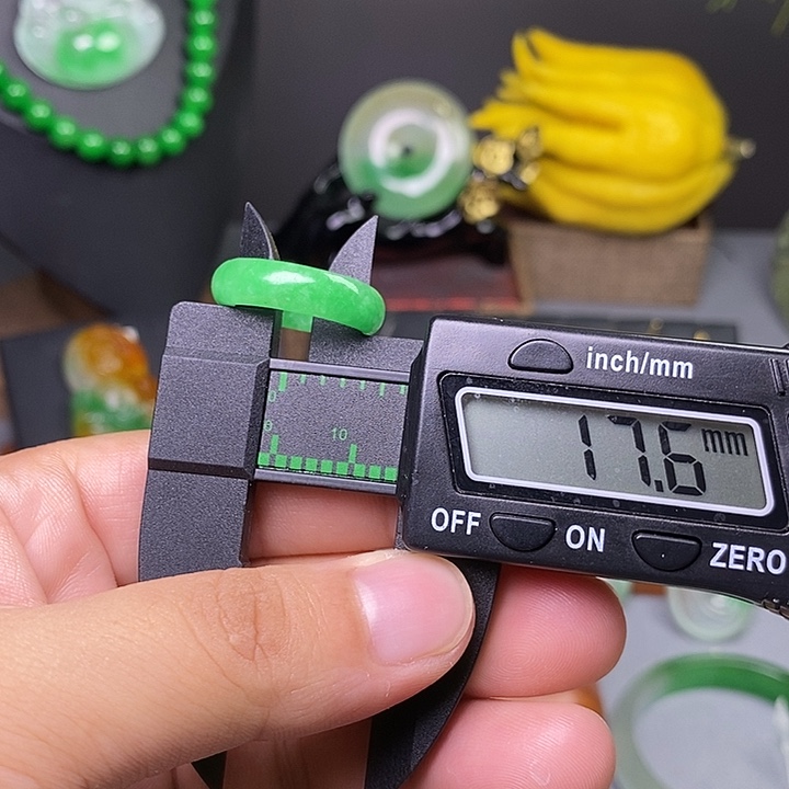 吊坠(赠链)未镶嵌翡翠