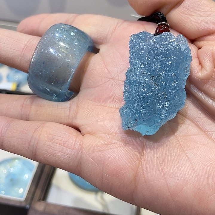 福***见非金属无海蓝扳指冰透