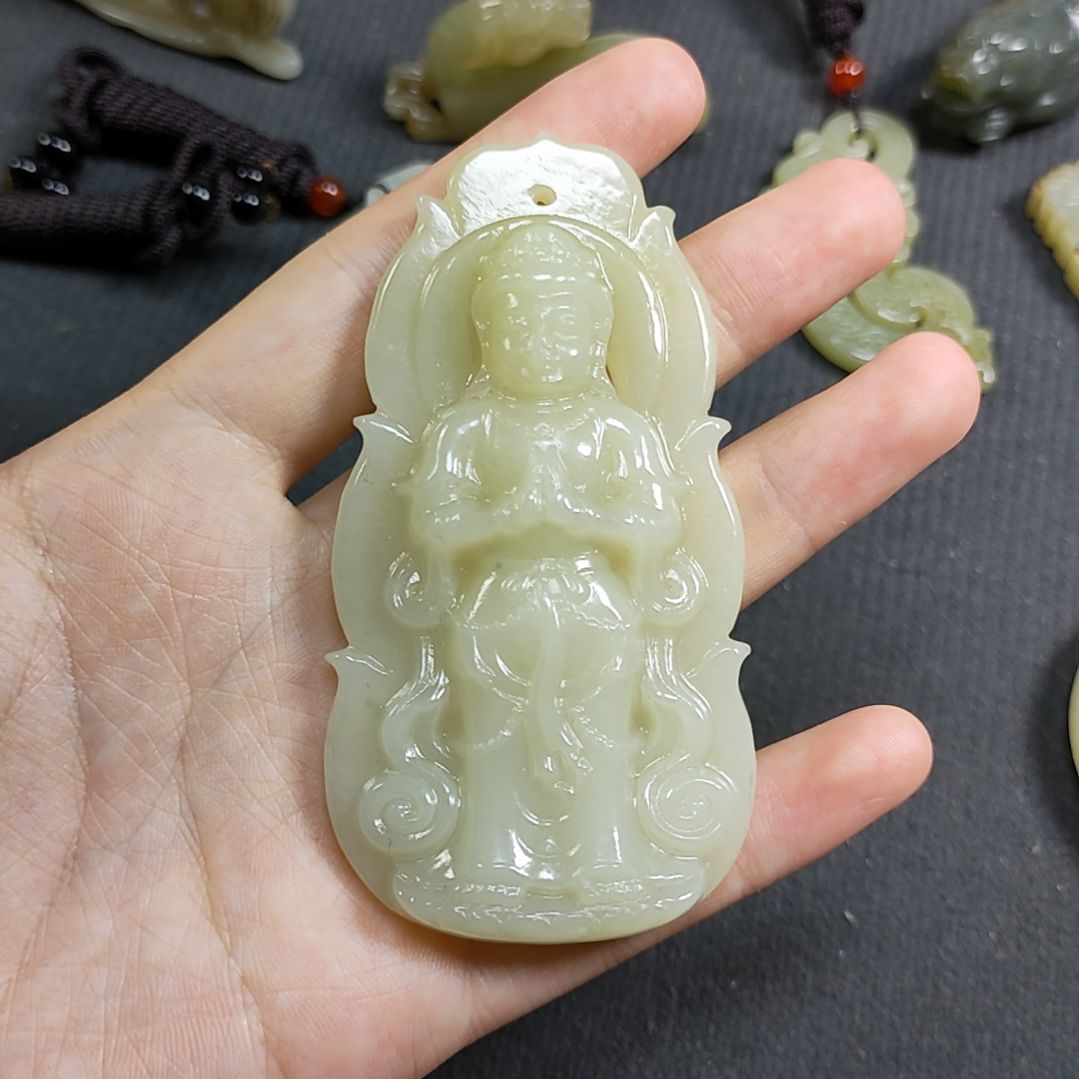 9***0和田玉未镶嵌颈饰