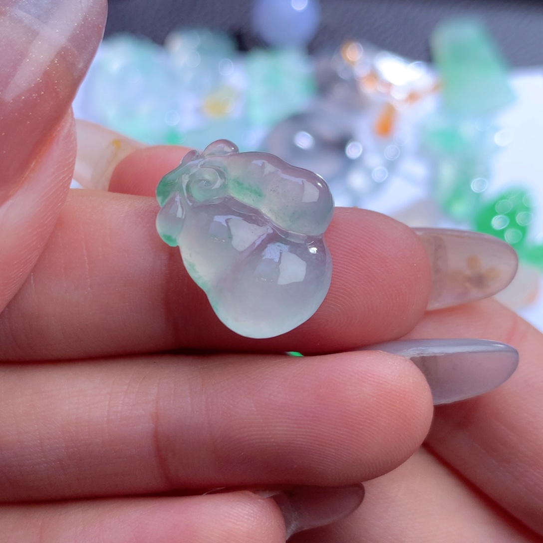 翡翠未镶嵌颈饰缅甸